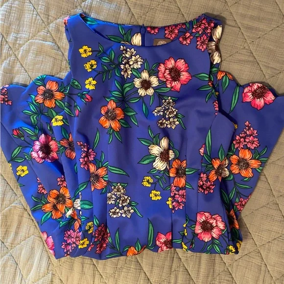 Vince Camuto scalloped dress - Picture 4 of 4